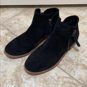 Women’s Gianni Bini Black Suede booties Size 11